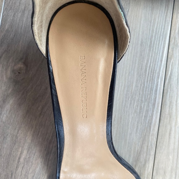 Banana Republic Black Strappy Heels 7.5 - Picture 6 of 9